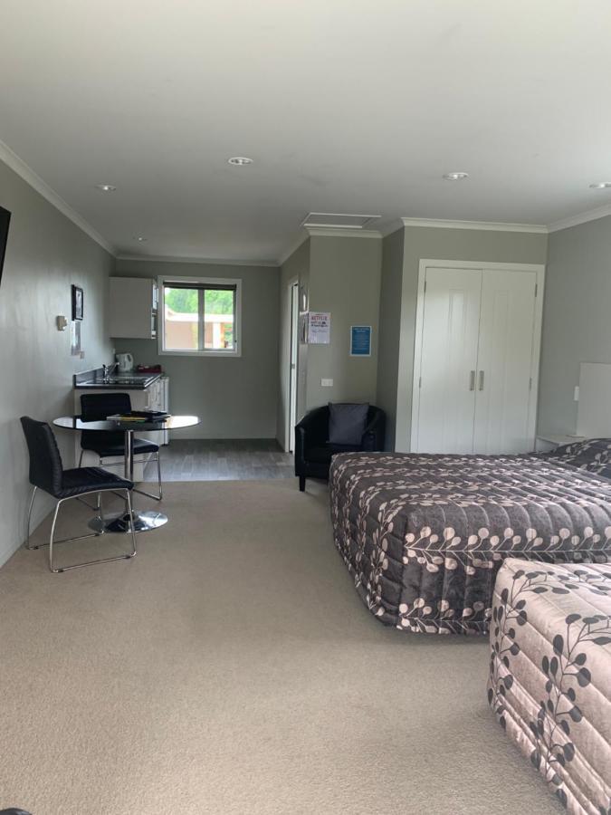 Kingswood Motel Waimate Exterior photo